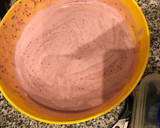 Foto del paso 3 de la receta: Tiramisú de frutos rojos sin horno delicioso. Especial cumpleaños mamá