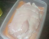 Foto del paso 1 de la receta: Pechuga de pollo adobada al ajillo a la plancha con menestra de verduras y papas cocidas