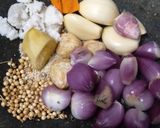 Foto langkah ke 3 dari resep Sayur ikan bawal nyomok kuning cabe ijo (ikan bawal di kuningin).