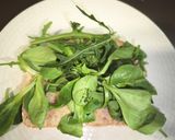 Foto del paso 1 de la receta: Tostada de Queso Cottage, Salmón y Aguacate