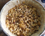 Foto del paso 2 de la receta: Tarta invernal de manzana con avellanas y nueces