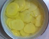 Hình bước làm 1 của món Bánh khoai tây hình mặt cười