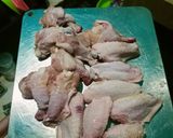 Foto langkah ke 1 dari resep Honey Chicken Wings.