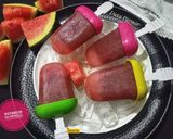 A picture of step 4 of Watermelon Ice Popsicles.