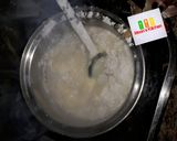 A picture of step 2 of Coconut cremè puff.