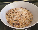 Foto del paso 1 de la receta: Galletas de muesli sin huevo ni azúcar
