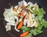 รูปขั้นตอนการทำที่ 4 ของ ราดหน้าเส้นเหลืองทอดกรอบซีฟู้ด