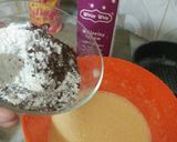 A picture of step 4 of Golden painted choc cake design.....