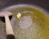 A picture of step 1 of Langostines with fresh tomatoes and chilli.