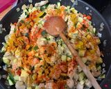 Zöldséges curry-s csirke rizzsel recept fázis 4 fotója