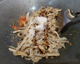 Foto langkah ke 4 dari resep 205. Tumis Jamur Tiram Pedas.