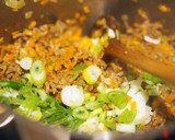 A picture of step 3 of Easy ★ Ground Meat Soboro Bowl with Yakiniku Sauce.