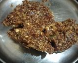 खजूर बर्फी (khajur bharfi recipe in marathi) रेसिपी स्टेप 4 फोटो 