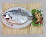Hình bước làm 1 của món Cá chim kho riềng