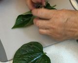 A picture of step 4 of Vietnamese Beef Wrapped in Betel Leaves (Thịt bò cuốn lá lốt) from Long An.