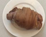 Hình bước làm 3 của món Chân giò bó lạt luộc