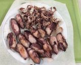 Hình bước làm 3 của món Mực sữa chiên sốt cay
