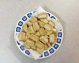 Hình bước làm 2 của món Thịt đùi kho với đậu phụ và su hào