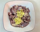 Hình bước làm 2 của món Vịt kho gừng