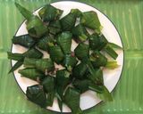 Hình bước làm 3 của món Đùi gà cuốn lá dứa ( lá cơm nếp)