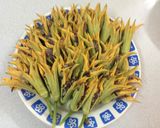 Hình bước làm 3 của món Bông bí nhồi cá thác lát chiên gòn
