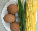 Hình bước làm 1 của món Trứng rán với ngô