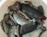 Hình bước làm 1 của món Cá rô đồng chiên giòn 
