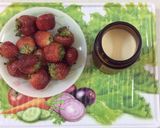 Hình bước làm 1 của món Sữa chua dâu tươi
