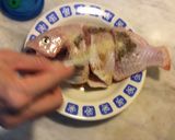 Hình bước làm 3 của món Cá diêu hồng kho với sơ mít
