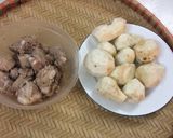 Hình bước làm 1 của món Canh khoai sọ hầm sườn non 