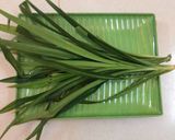 Hình bước làm 1 của món Cơm gà lá dứa ( lá cơm nếp)