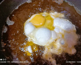 Foto del paso 2 de la receta: Huevos, chistorra, pimiento italiano y morcilla picante