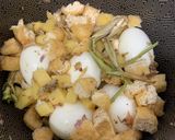 Foto langkah ke 3 dari resep Semur Kentang Telur Tahu.
