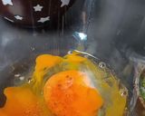 Foto del passaggio 2 della ricetta Nido di zucchine e uova
