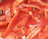 Foto del paso 1 de la receta: Bifes de cerdo a la portuguesa y huevos cocinados en su jueguito