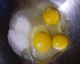 A picture of step 1 of Anday ka halwa.