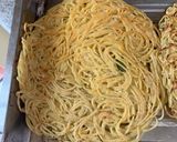 Foto del paso 2 de la receta: Pizza de fideos😋