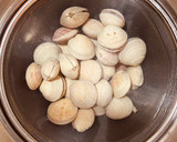 Foto del paso 10 de la receta: Garbanzos con langostinos y almejas al curry ¿rojo?