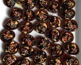 Foto langkah ke 2 dari resep Kacang coklat sprinkle.
