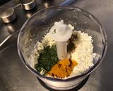 Une image de l'étape 4 de Sauce ail, persil, feta, citron et curcuma (pour poissons).