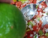 Foto del paso 1 de la receta: 🫓Fajitas de pollo 🐔 con pico de gallo y queso 🧀 crema