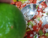 Foto del paso 1 de la receta: 🫓Fajitas de pollo 🐔 con pico de gallo y queso 🧀 crema