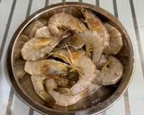 Foto langkah ke 1 dari resep Udang Saus Mentega.