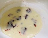 A picture of step 4 of Fluffy black-current pancakes.