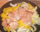 Foto del paso 1 de la receta Pollo con verduras y naranja en reducción de soja