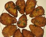 A picture of step 3 of Corn potato tikkis in tear drop shape.