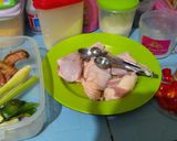 Foto langkah ke 1 dari resep Ayam suwir pedas manis.
