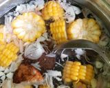 Foto langkah ke 2 dari resep Sayur Bening Bayam & Jagung Manis.