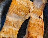 Foto del paso 3 de la receta: Salmón con salsa de nísperos