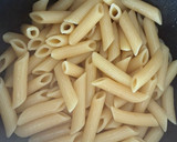 Foto del paso 1 de la receta: Pasta penne con tomate cherry y albahaca. 🍅🍃